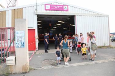 Visite de la crèche & classe école primaire de BESSAN